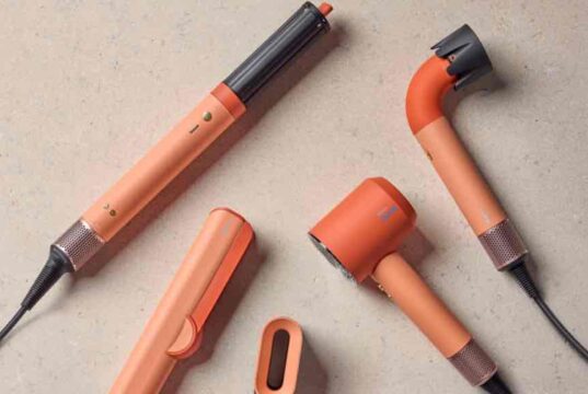 Hush Curls, Whisper Bob és a Dyson technológiái: így formálják a 2026-os nyár legdivatosabb frizuráit