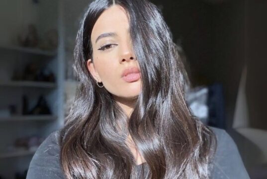 Glass hair: így érheted el a tükörfényes hajhatást otthon