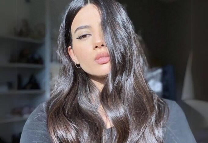 Glass hair: így érheted el a tükörfényes hajhatást otthon