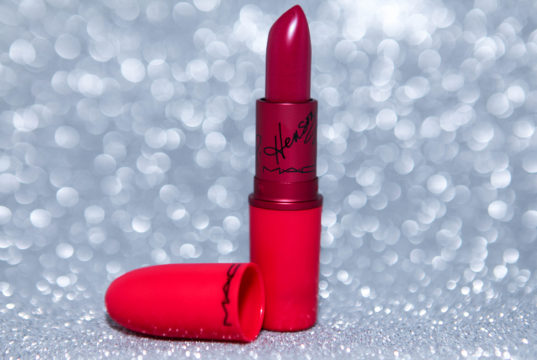 MAC Viva Glam Taraji P. Henson rúzs és szájfény: a fukszia bűvöletében